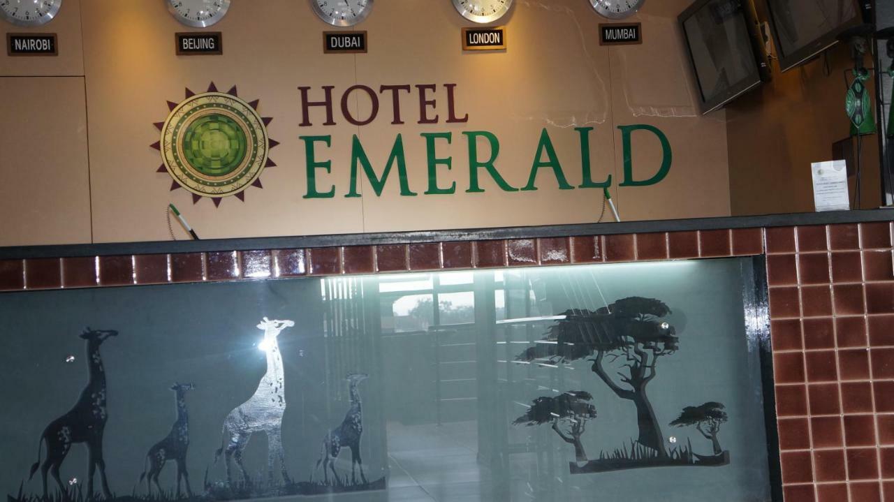 Hotel Emerald Nairobi Buitenkant foto